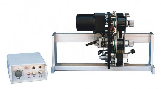 ماكينة لطباعة تاريخ الانتاج والصلاحية