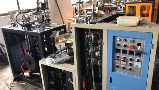 شركة الهدى للتكنولوجيا الحديثة ماكينة الاكواب الورقيه "" بضاعة حاضرة ""  ((بجودة عالية)) وضمان فعلى وصيانة لجميع قطع الغيار البيع بالتقسيط وبدون فوائد للتواصل واتس 