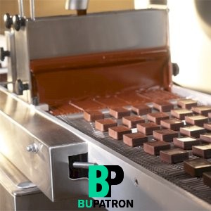 خط تغطيس بالشوكولاته