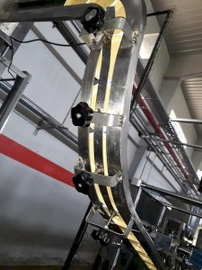 آلات إغلاق عبوات زجاجية آلية  