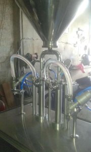 تصنيع آلة تعبئة معقمات و تاتش يدوية .