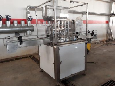 آلات تعبئة وتغليف